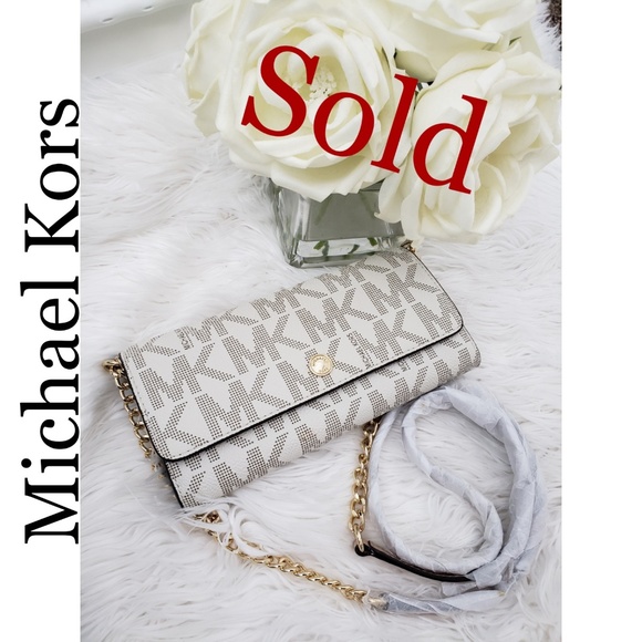 Michael Kors Handbags - Michael Kors Large Smartphone Crossbody